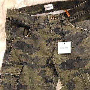 Camouflage cargo skinny jeans